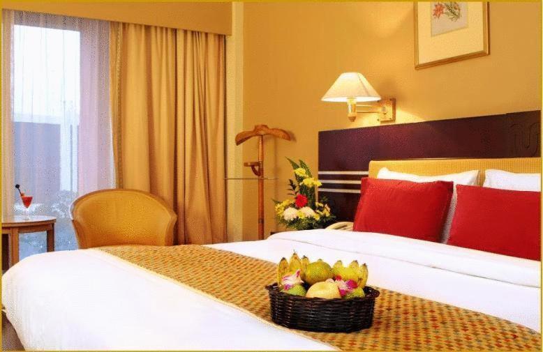 Tiara Medan Hotel & Convention Center Exterior photo