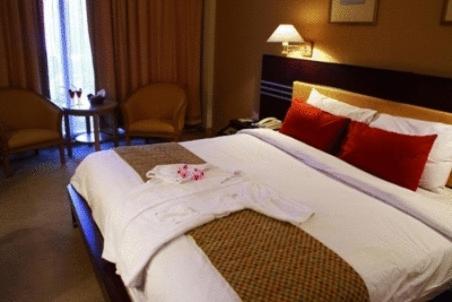Tiara Medan Hotel & Convention Center Exterior photo